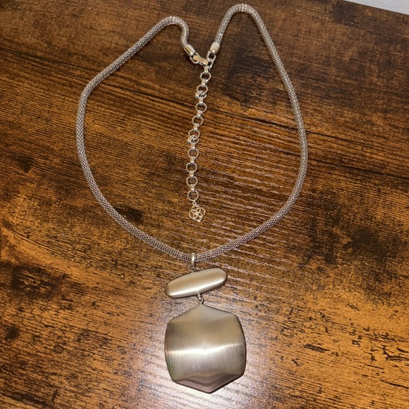 Vintage Kendra Scott Silver Necklace like new never - Picture 3 of 7